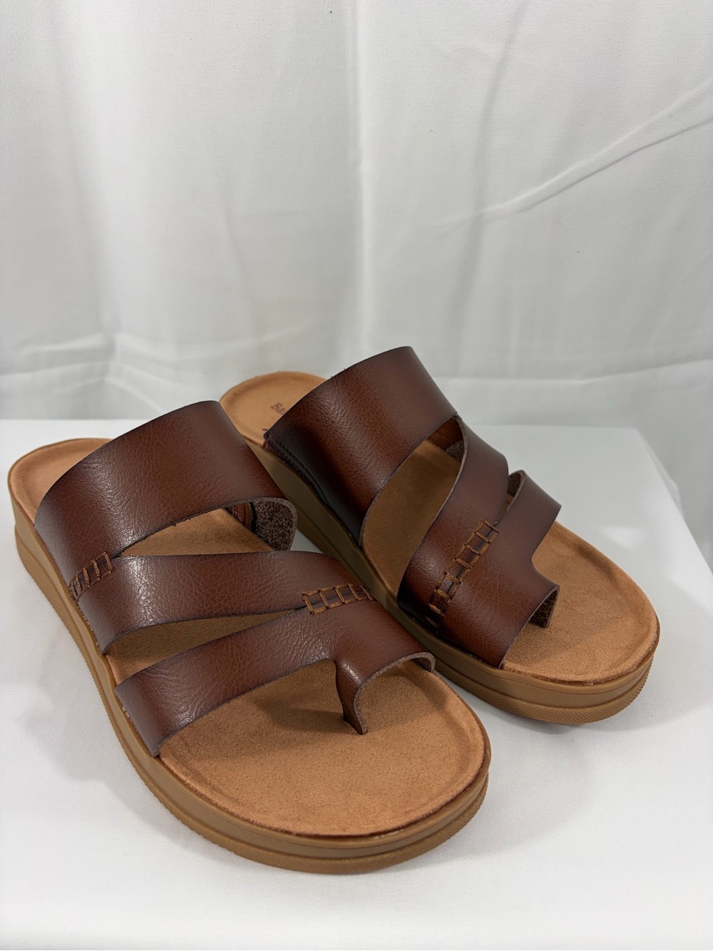 NWT Baretraps Women’s Size 7.5 Brown Slide Sandals
